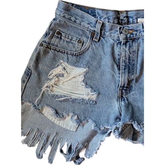 Vtg Levis 565 Cut Off Jean Shorts Student Women 28 Distressed Light Denim 90s - Picture 4 of 12